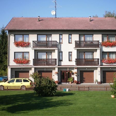 Apartman Orlik Nad Vltavou ภายนอก รูปภาพ